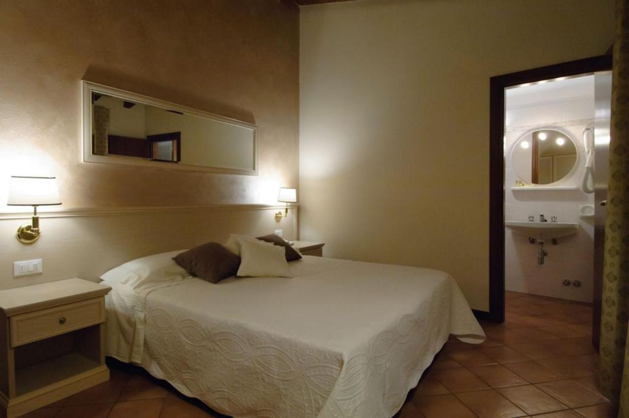 Albergo Cavallino 10 Toscolano Maderno Exterior photo